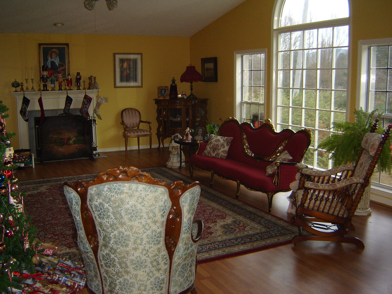 Living Room 002.jpg