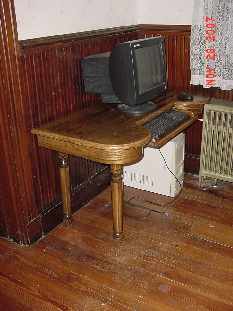 3-Desk11-20-07 (1).JPG